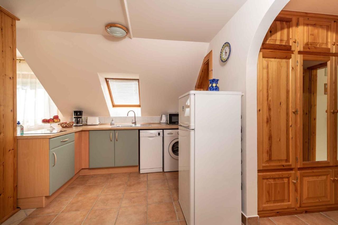 Apartment In Keszthely/Balaton 19020 외부 사진